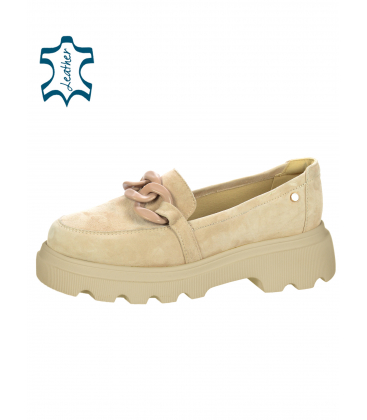 Beige extravagant shoes made of brushed leather with a chain DBA2308