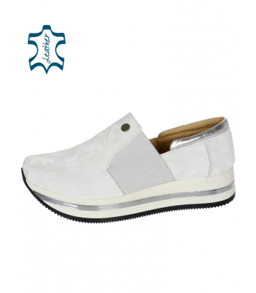 White and silver slip-on sneakers with camouflage pattern on the sole karla DTE3064