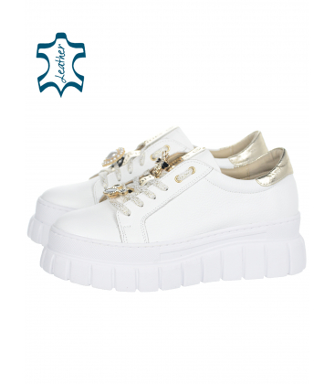 White smooth leather sneakers decorated with a gold strap on the ZUMA sole+Ozdoba DTE3298