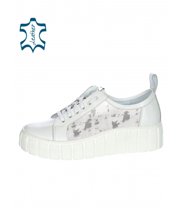 White sneakers with an eye-catching design silver 7140