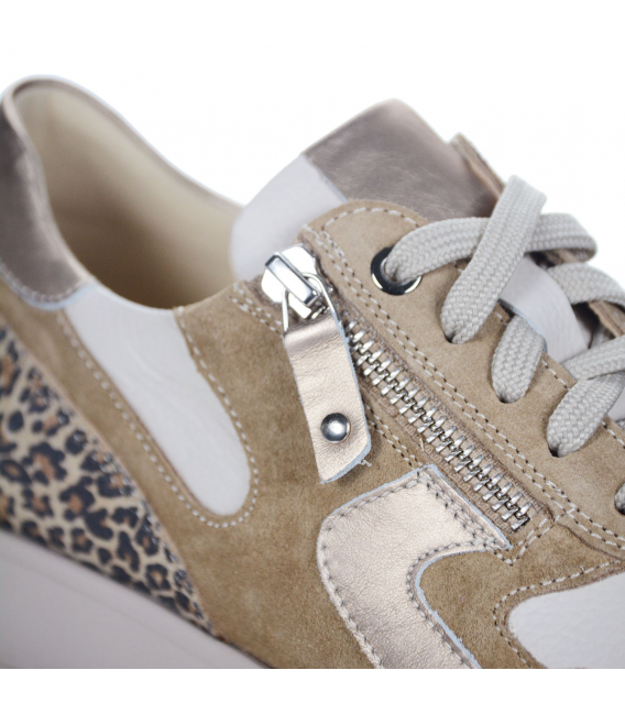 Beige sneakers with a leopard pattern N819