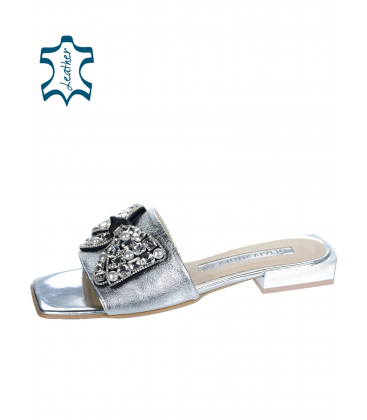 Silver leather flip-flops with decorative bow DSL2452