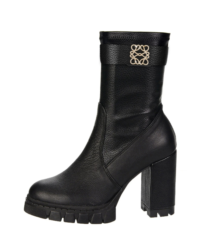 Black elegant boots with decoration DKO2359