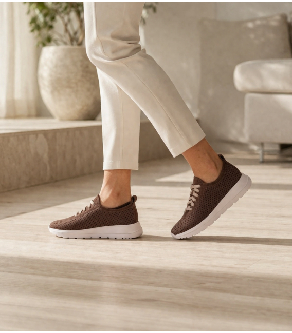 Hnedé perforované tenisky 2532