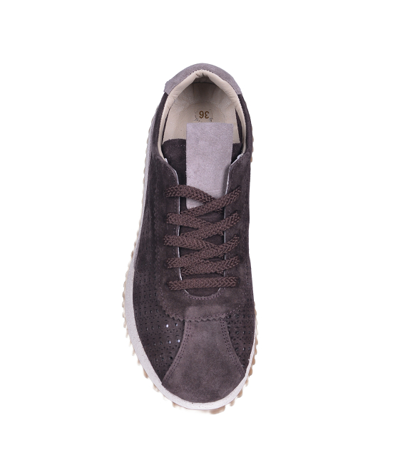 Women's comfortable perforated sneakers 186.8006