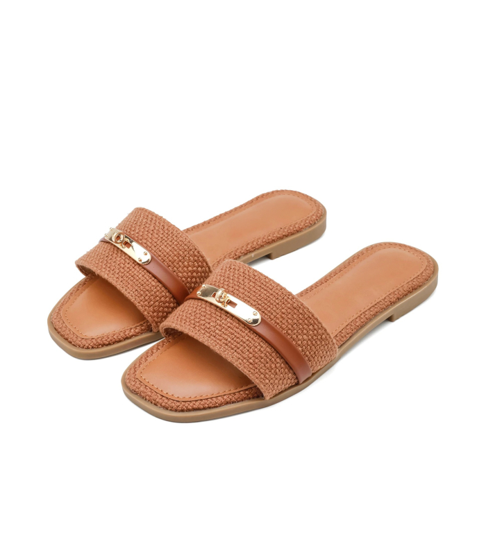 Cinnamon comfortable slippers