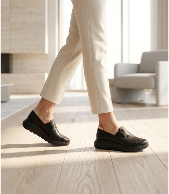 Black perforated slip-on loafers DTE054