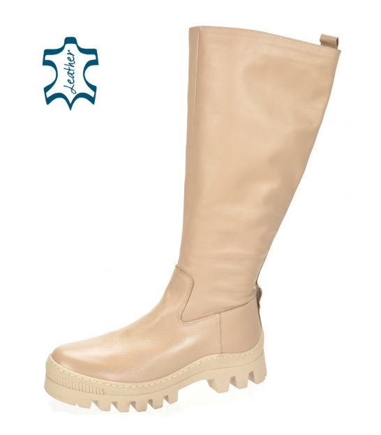 Beige simple boots with the inscription OLIVIA 9032 