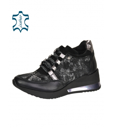 Insulated black sneakers with gray snake pattern DKO3018