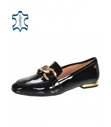 Black patent leather elegant low leather shoes with gold decoration 5042