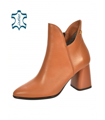 Brown elegant ankle boots on heel 2237 