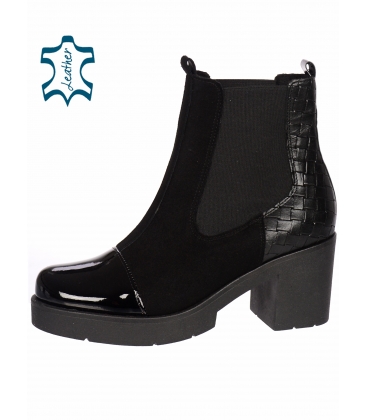 Black ankle boots with stitching on a thick heel DKO2180