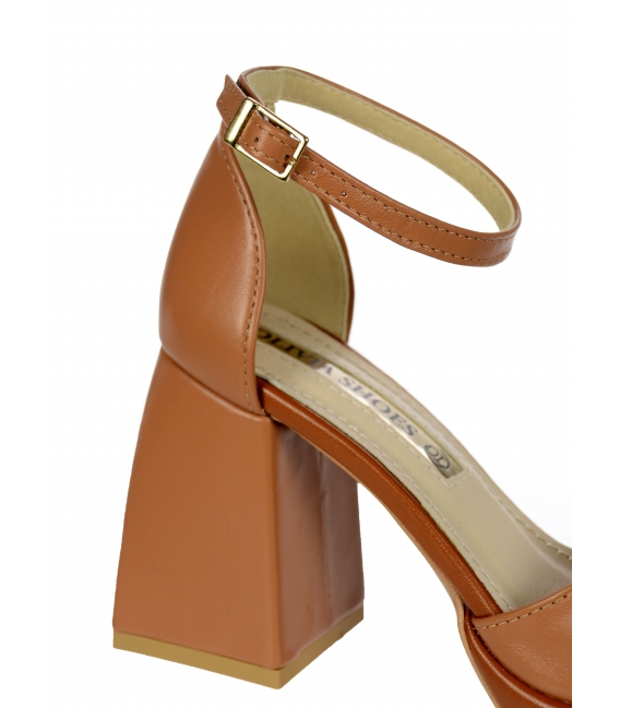Brown simple leather sandals on a wide heel DSA2302