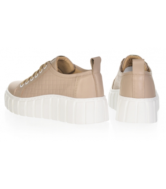 Beige leather sneakers with an intertwined pattern and a gold OLIVIA strap on the Rosella sole 7140 