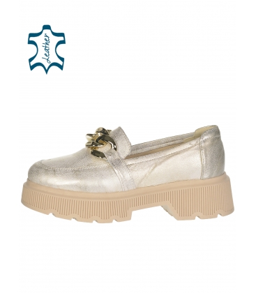 Gold low shoes with gold chain DBA2331