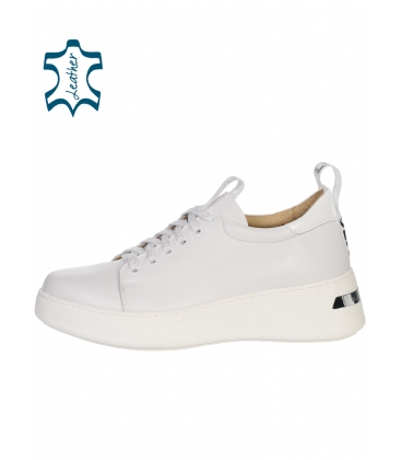 White leather sneakers with decorative handle on the tongue and heel on a white-silver sole HOGA DTE040