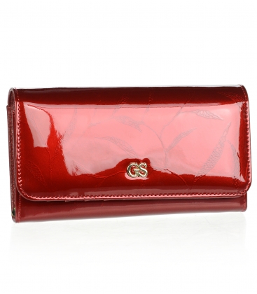 Women's red lacquered wallet