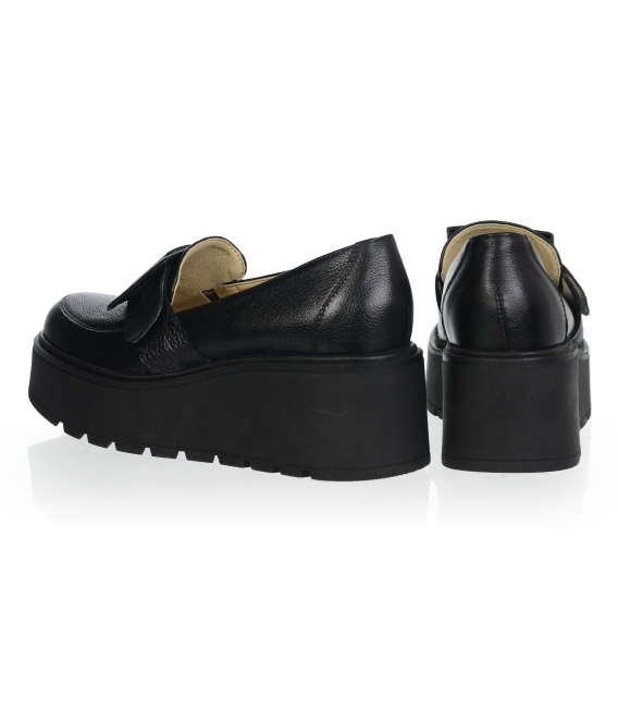 Black ankle boots with a buckle on a higher platform K1657 black groch + spod anica