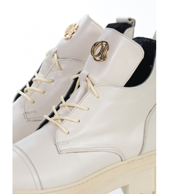 Pale beige ankle boots with gold logo OLIVIA DKO5004
