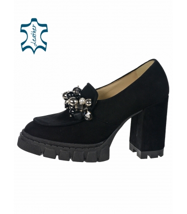 Black heeled shoes made of brushed leather with decoration DLO2344