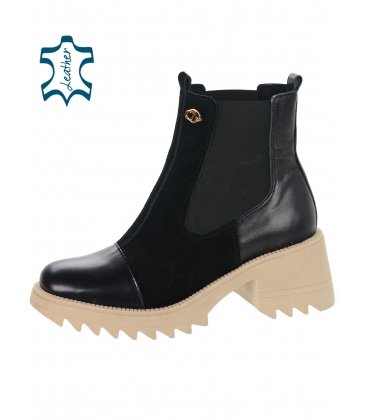 Black leather chelsea boots with rubber DKO2180