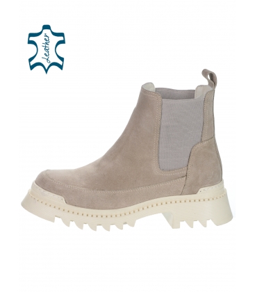 Beige chelsea ankle boots in brushed leather with rubber 5002