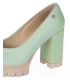 Cut-out pale green pumps on a thick heel DLO2222