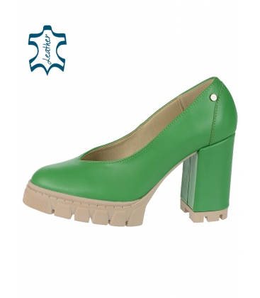 Cut-out green pumps on a thick heel DLO2222