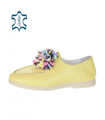 Playful yellow ankle boots with colorful decoration 2254