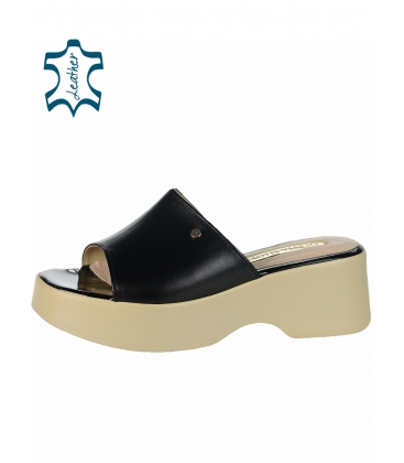 Black comfortable flip-flops with a higher sole DSL2383