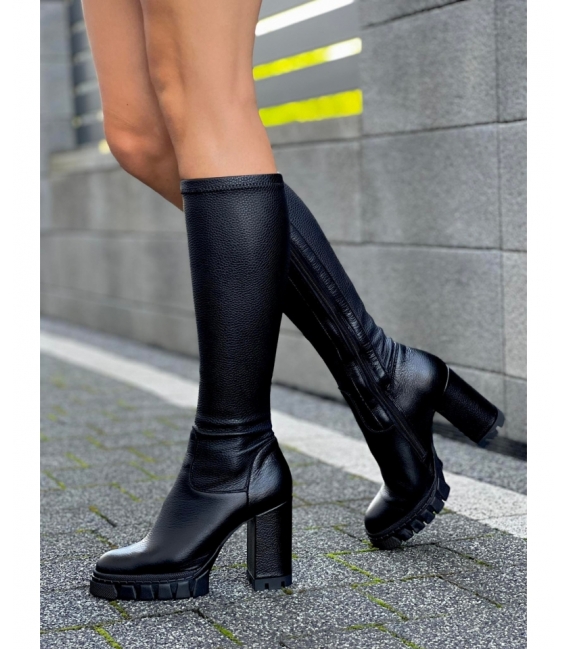 Black boots with elastic saree on a higher heel DKO2357
