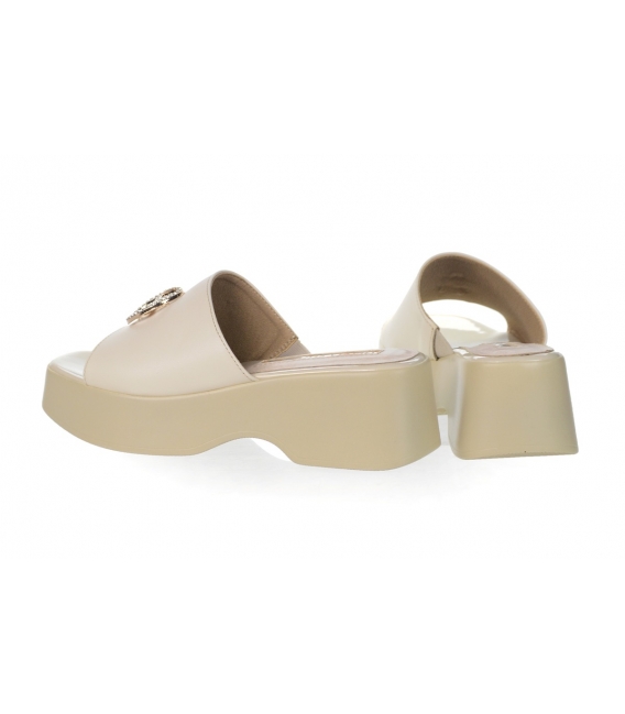 Beige simple comfortable flip-flops with TT decoration on the upper sole DSL2383