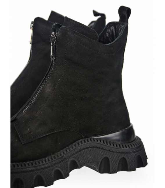 Black ankle boots with zip in front 006-0104